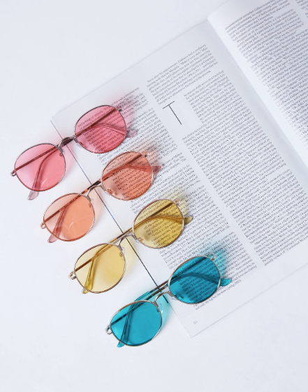 2019 trendi renkli güneş gözlük modelleri yazın en gözde aksesuarı!