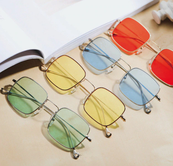 2019 trendi renkli güneş gözlük modelleri yazın en gözde aksesuarı!