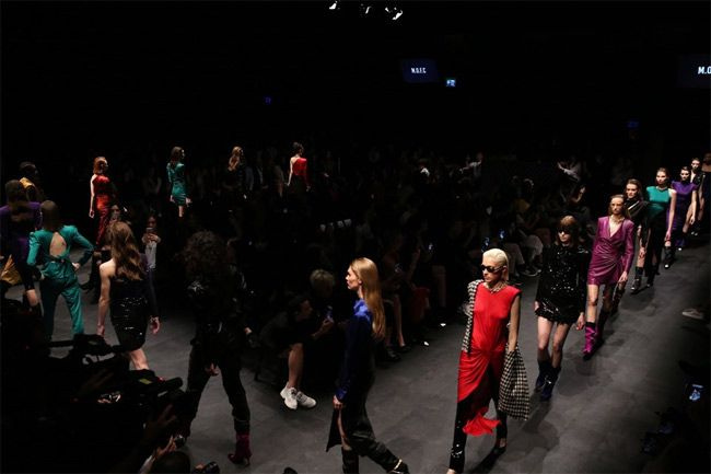 Mercedes-Benz Fashion Week İstanbul başladı işte ilk günden kareler